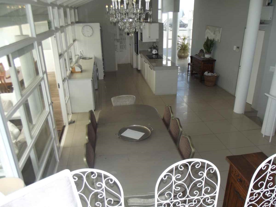 5 Bedroom Property for Sale in Bloubergstrand Western Cape
